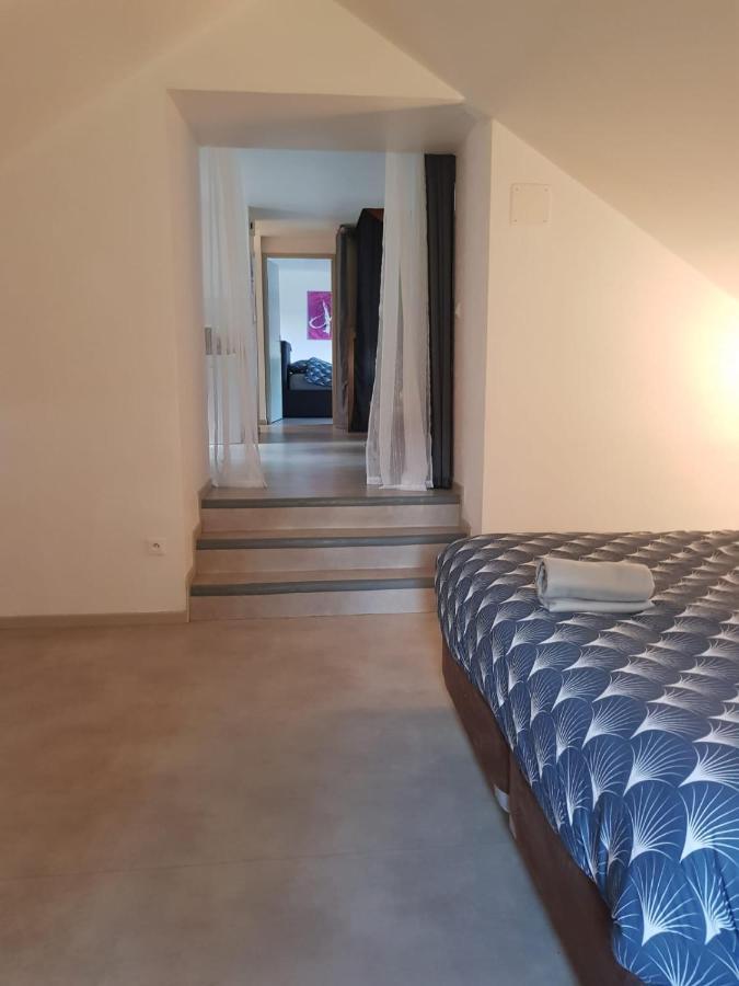 Auberge De Carlucet Екстериор снимка